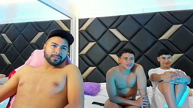 Hot Threesomee online show from November 21, 1:24 pm