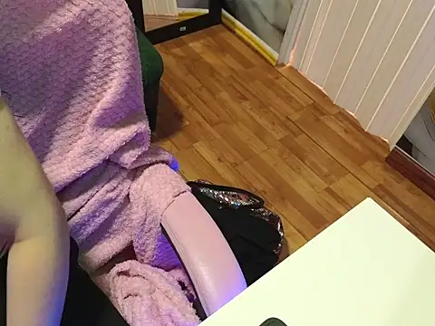 valery cute 18 online show from January 6, 8:45 pm