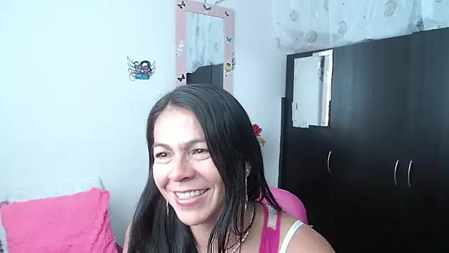 camilavargas  online show from October 8, 8:57 pm