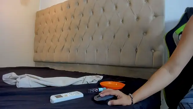 Naomis 35 online show from February 4, 7:28 pm