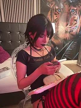 Genesissrea online show from November 27, 2:20 pm