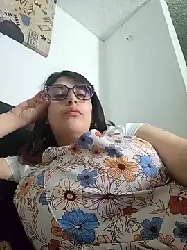 queenalexxa111 online show from March 28, 6:18 pm