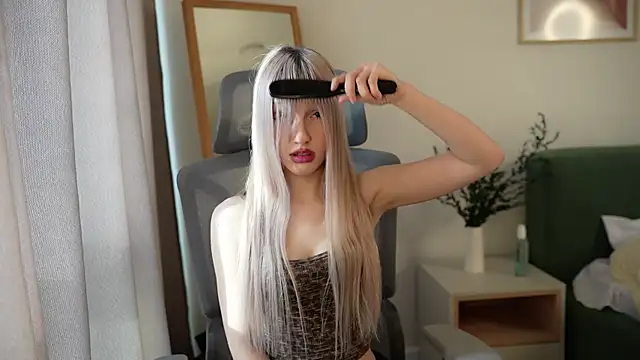 Laura Obsidian online show from October 23, 7:47 am