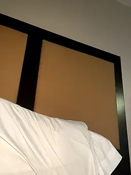 QUEENCALIMOD online show from October 28, 5:13 am