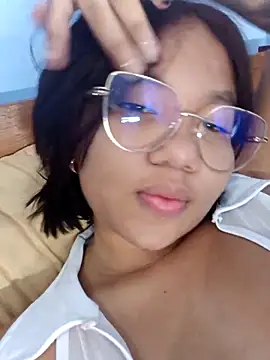 little onixx online show from October 10, 11:15 am