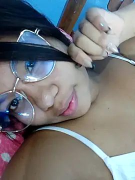 little onixx online show from October 25, 1:52 pm