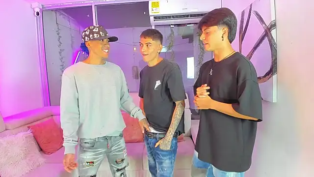 Houseofwarrios online show from November 25, 6:04 am