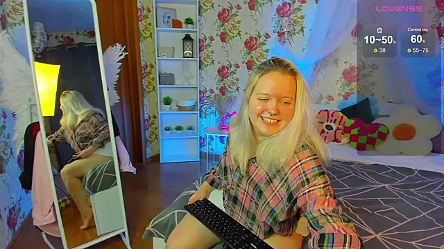 RoseThomas  online show from November 23, 9:55 am