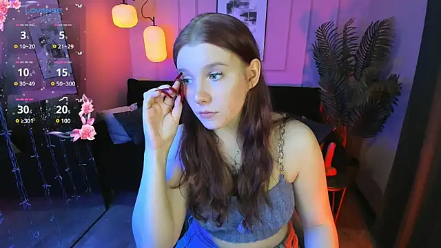 Layla Glam online show from April 15, 1:33 pm