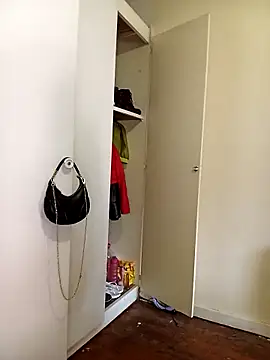 BubblyBeautiful online show from November 20, 7:42 am