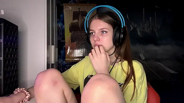 Elira Breeze online show from November 9, 1:07 pm