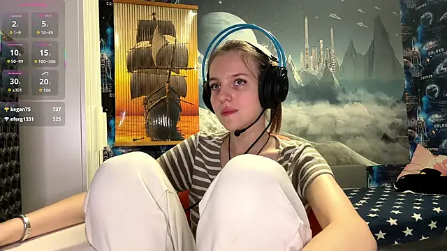 Elira Breeze online show from November 27, 1:14 pm