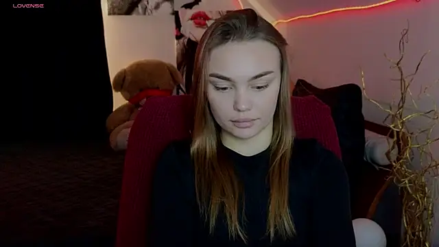 KitsyMoore online show from November 7, 1:38 pm