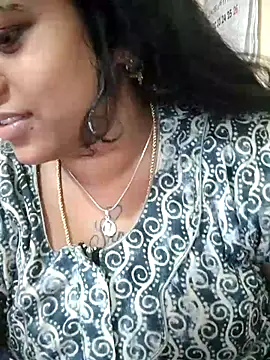 sweetqueen143 online show from October 9, 3:32 am