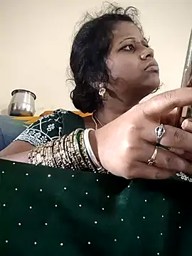 sweetqueen143 online show from October 29, 4:17 am