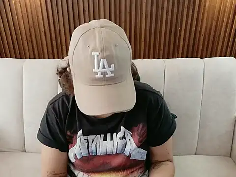 dirty feelena online show from February 13, 4:30 pm