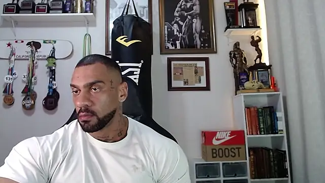 henryhadesflirt online show from November 3, 11:20 pm