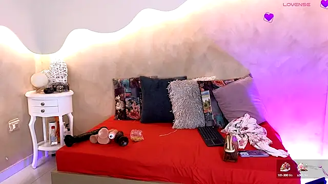 SaraGuzmann online show from October 11, 8:22 pm