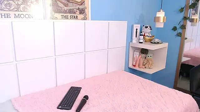 PenelopeBond online show from October 30, 1:56 pm