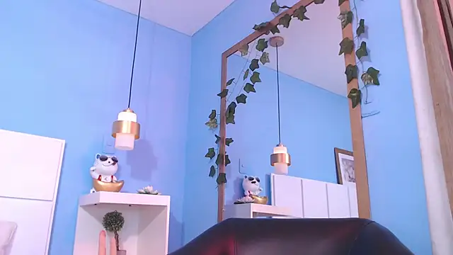 PenelopeBond online show from October 11, 1:25 pm