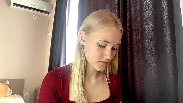 TwinedPeril online show from October 10, 7:57 am