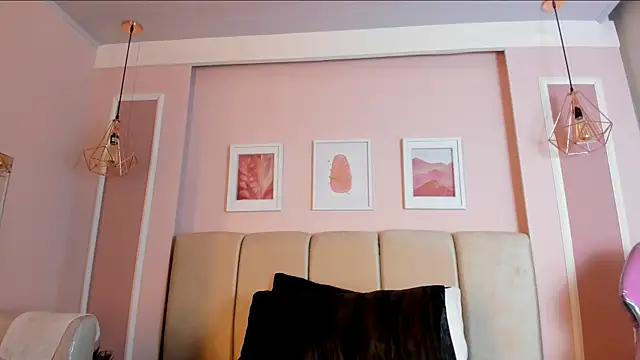 Sarah Reidd online show from October 22, 12:21 pm