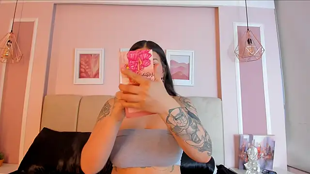 Sarah Reidd online show from November 12, 12:03 pm