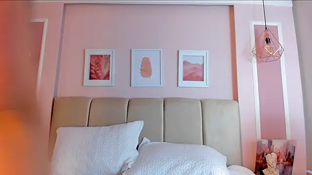 Sarah Reidd online show from November 20, 12:50 pm