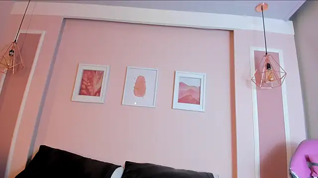 Sarah Reidd online show from October 17, 12:19 pm