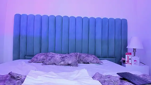 VanessaParis   online show from October 15, 9:28 pm