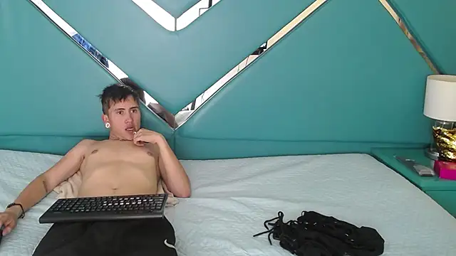 oblivionlove online show from February 25, 1:09 pm