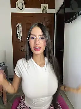 Julieta Duque online show from February 28, 3:39 am