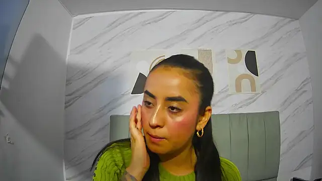 Violett and Ruby online show from October 2, 4:28 am