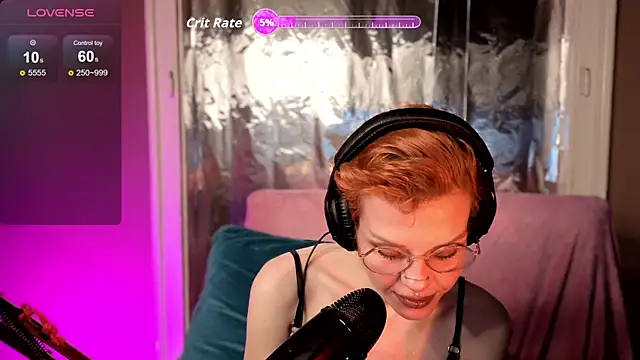 tacodeluxxxe online show from April 12, 3:09 am