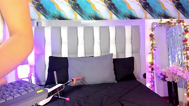 IsaDiiaz online show from December 19, 5:10 am