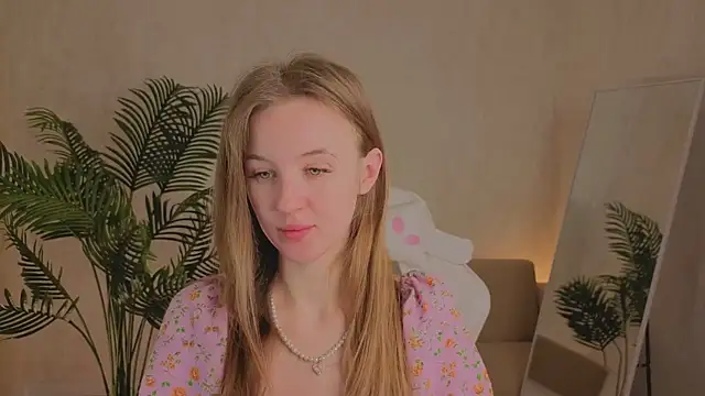 kianawhite online show from November 19, 5:40 am