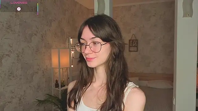 ReneeLippeatt online show from October 25, 7:54 pm