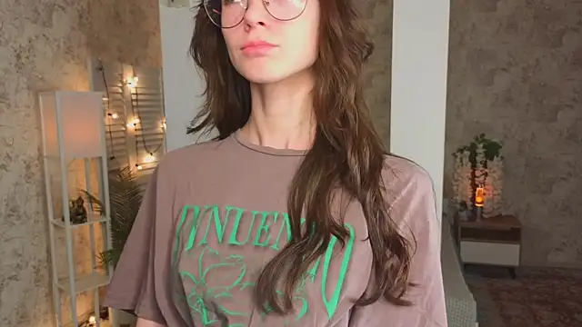 ReneeLippeatt online show from September 24, 7:46 pm