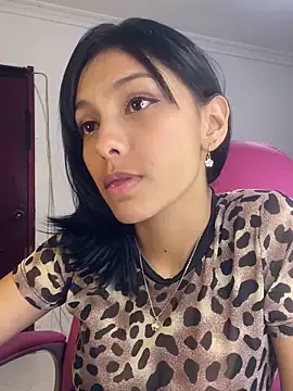 xoxo milk online show from December 18, 7:29 pm