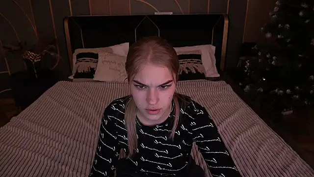 AlinaLiii online show from January 14, 6:40 am