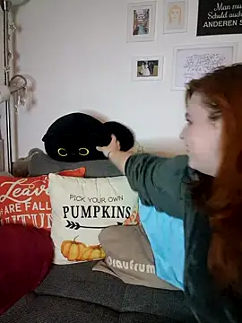 Chrissiosaurus online show from October 28, 11:31 pm