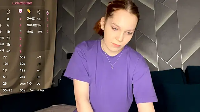 FoxLina online show from December 17, 8:02 pm