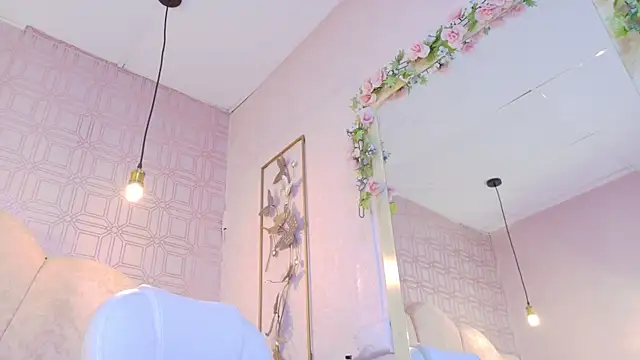 yliria010 online show from October 29, 4:28 am