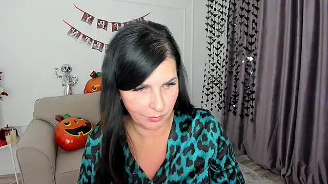 Moon Veloure1 online show from October 19, 3:30 am