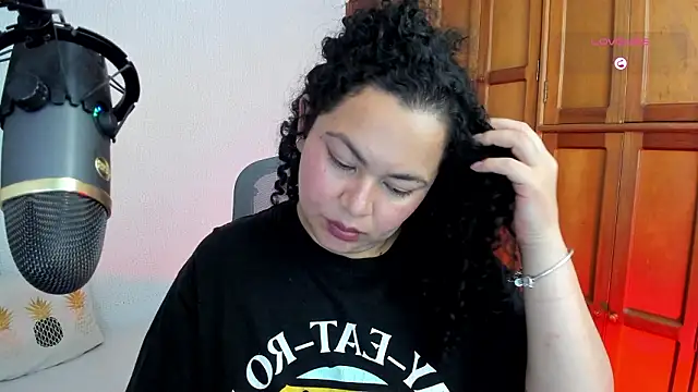 Chubby Licius online show from March 8, 2:04 am