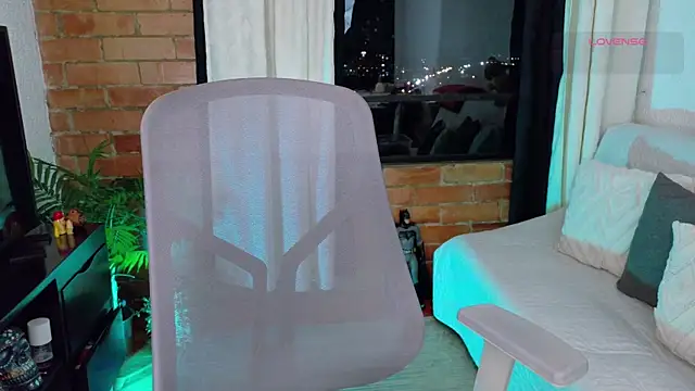 Chubby Licius online show from April 21, 12:36 am