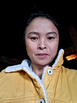 xuxulovezz online show from November 3, 5:33 am