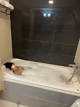 helen-my online show from January 9, 11:25 am