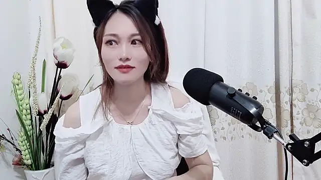 lizi- online show from October 13, 10:45 pm