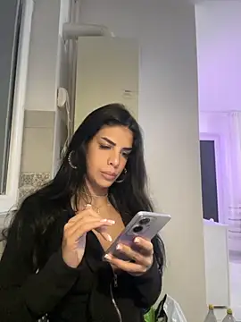 AylinHazellx online show from October 20, 4:32 pm